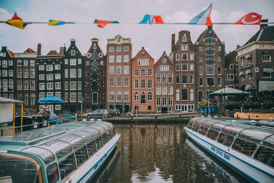 Дорого ли в амстердаме купить дворец